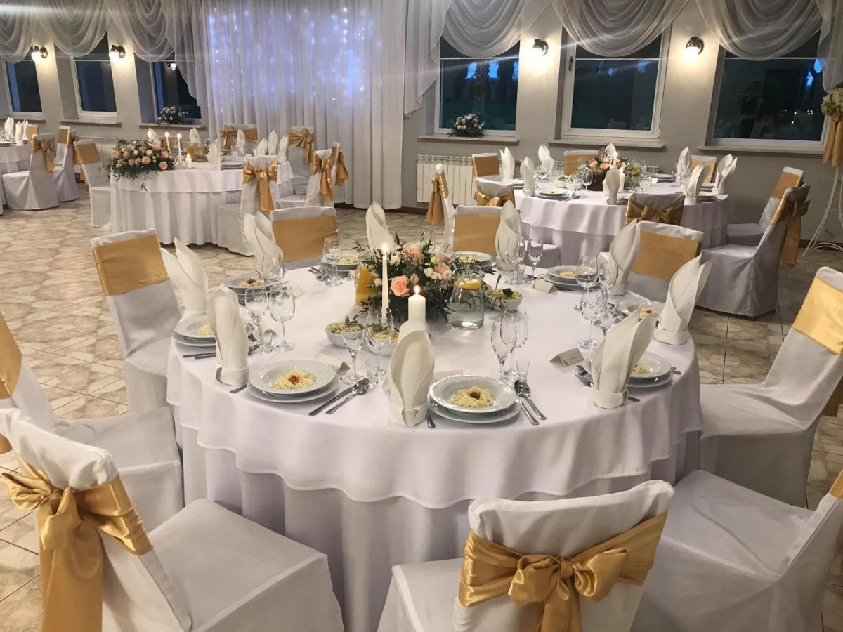 Hotel Wielkopolanka Sroda Wielkopolska Ngoại thất bức ảnh