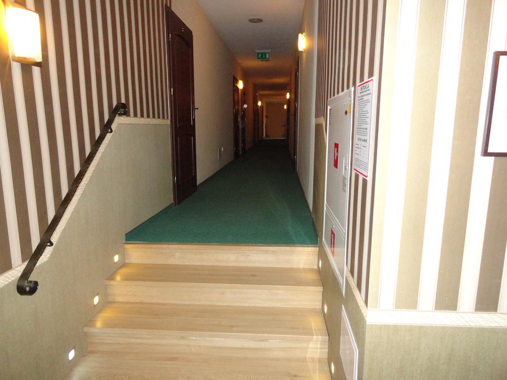 Hotel Wielkopolanka Sroda Wielkopolska Ngoại thất bức ảnh