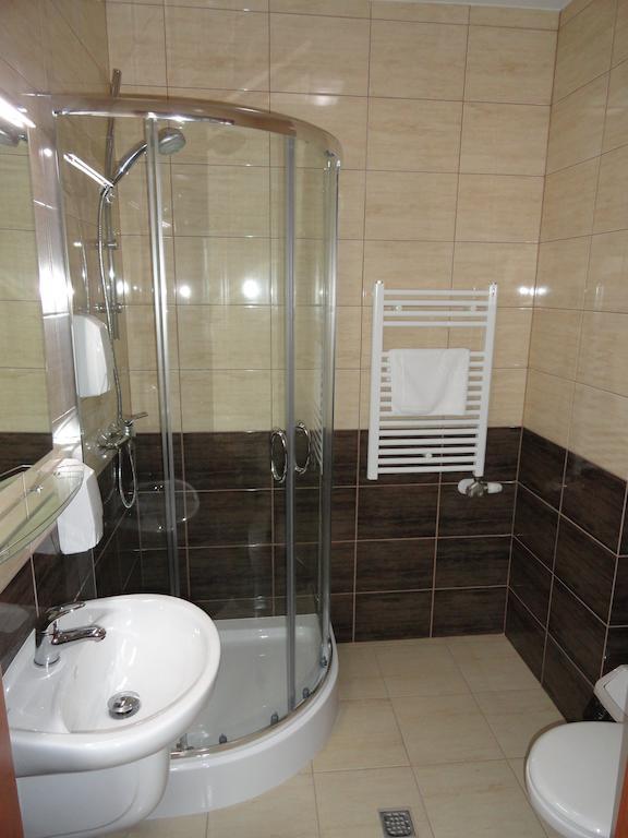 Hotel Wielkopolanka Sroda Wielkopolska Phòng bức ảnh