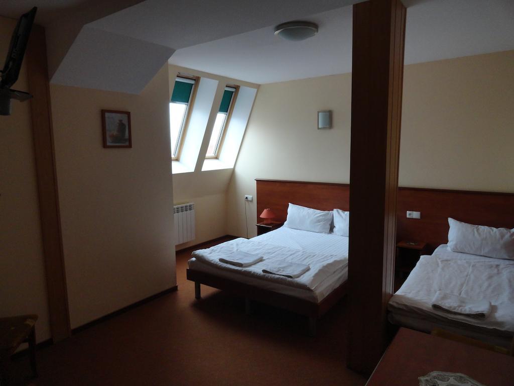 Hotel Wielkopolanka Sroda Wielkopolska Phòng bức ảnh