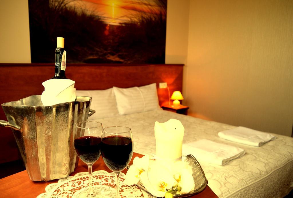 Hotel Wielkopolanka Sroda Wielkopolska Ngoại thất bức ảnh